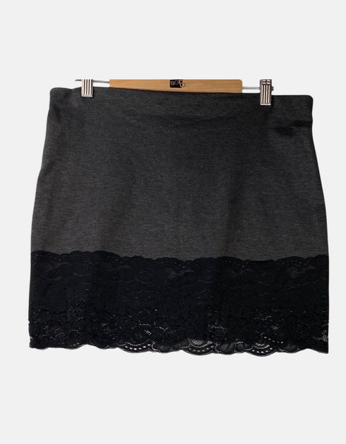 Skirt FM